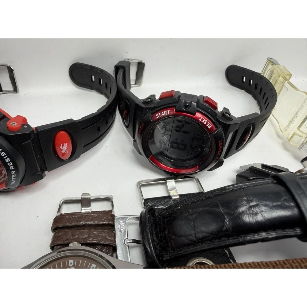Mixed Brands Mens Watches Lot Of 17 For Parts Or Repair